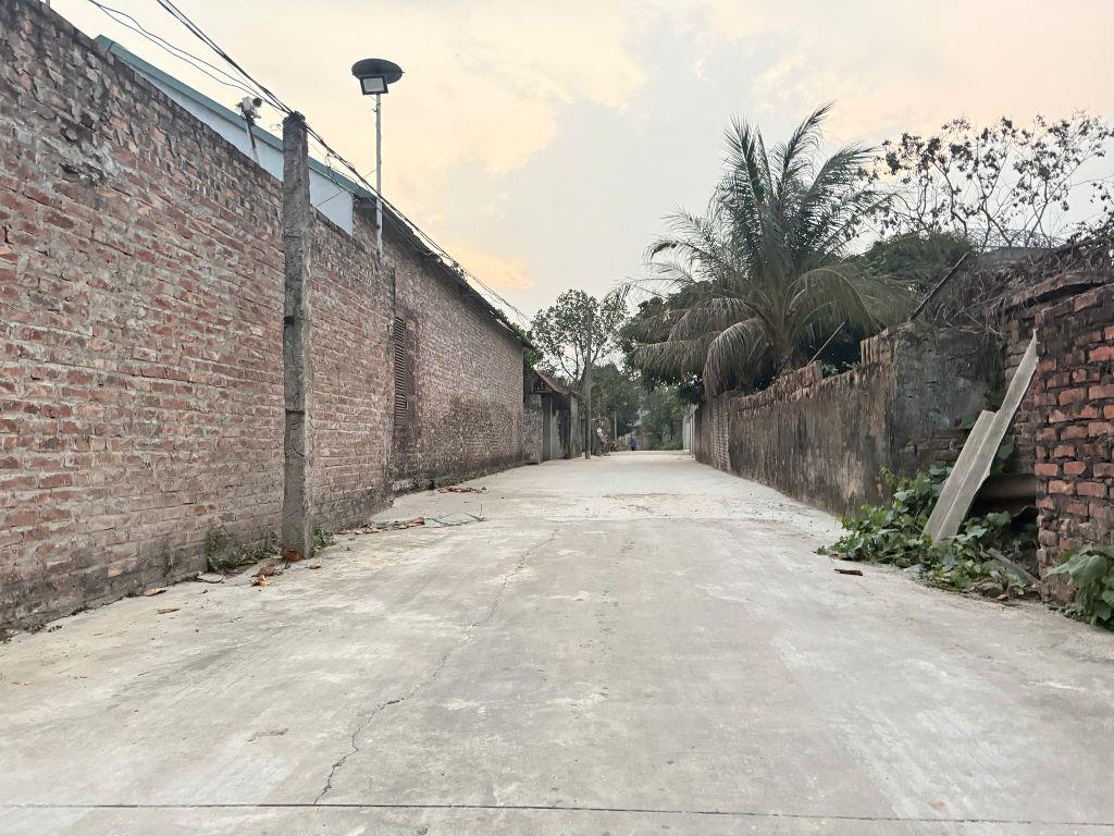 Bán 1400m2 Sài Sơn _ Quốc Oai, sẵn khuôn viên nhà vườn