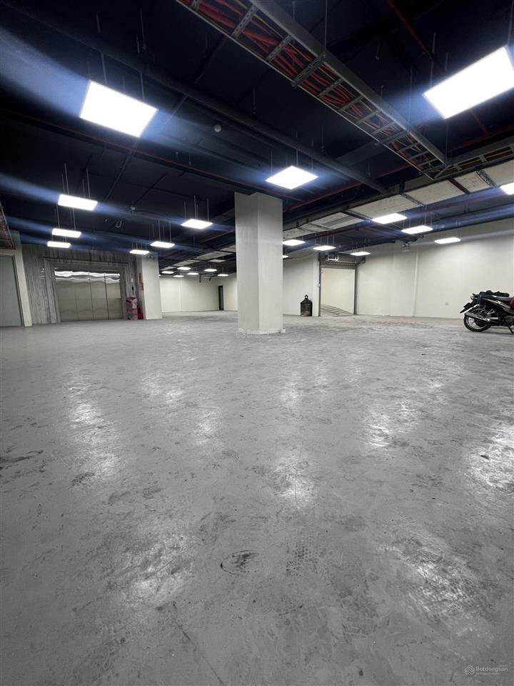 Bán toà nhà 10 tầng mặt phố hồng tiến, 500m2, mt 18m, view hồ, đón cầu trần hưng đạo sắp xong