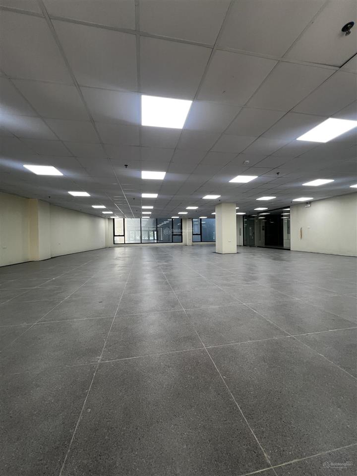 Bán toà nhà 10 tầng mặt phố hồng tiến, 500m2, mt 18m, view hồ, đón cầu trần hưng đạo sắp xong