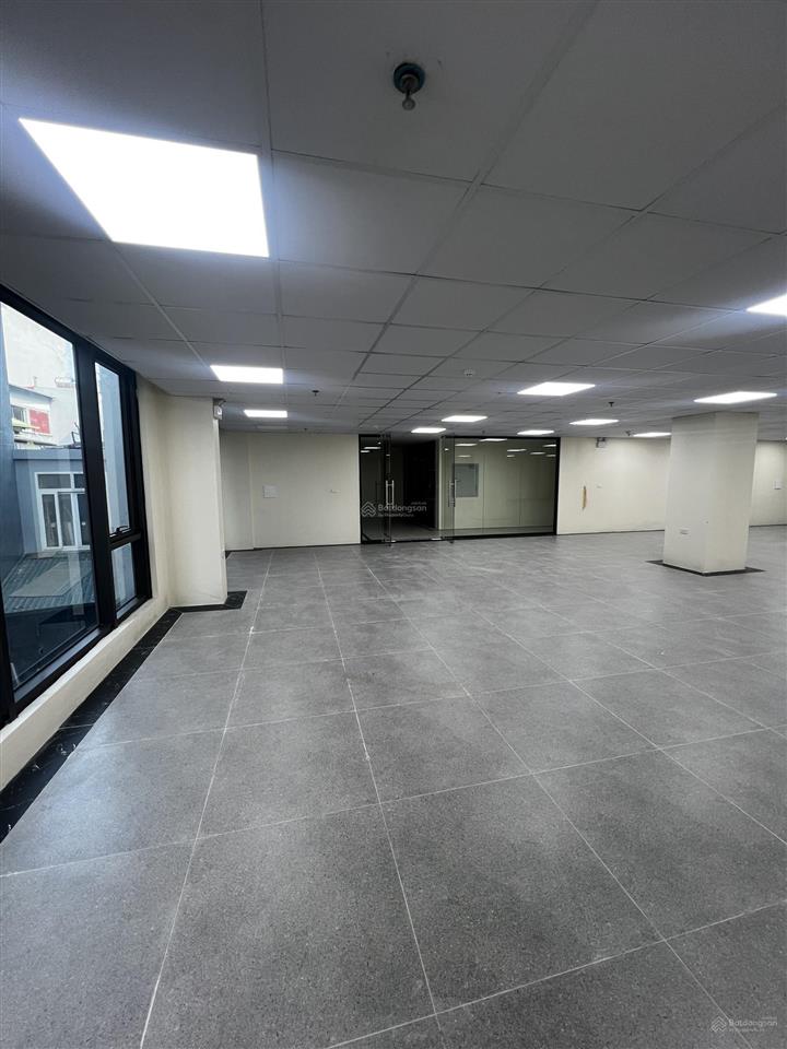 Bán toà nhà 10 tầng mặt phố hồng tiến, 500m2, mt 18m, view hồ, đón cầu trần hưng đạo sắp xong