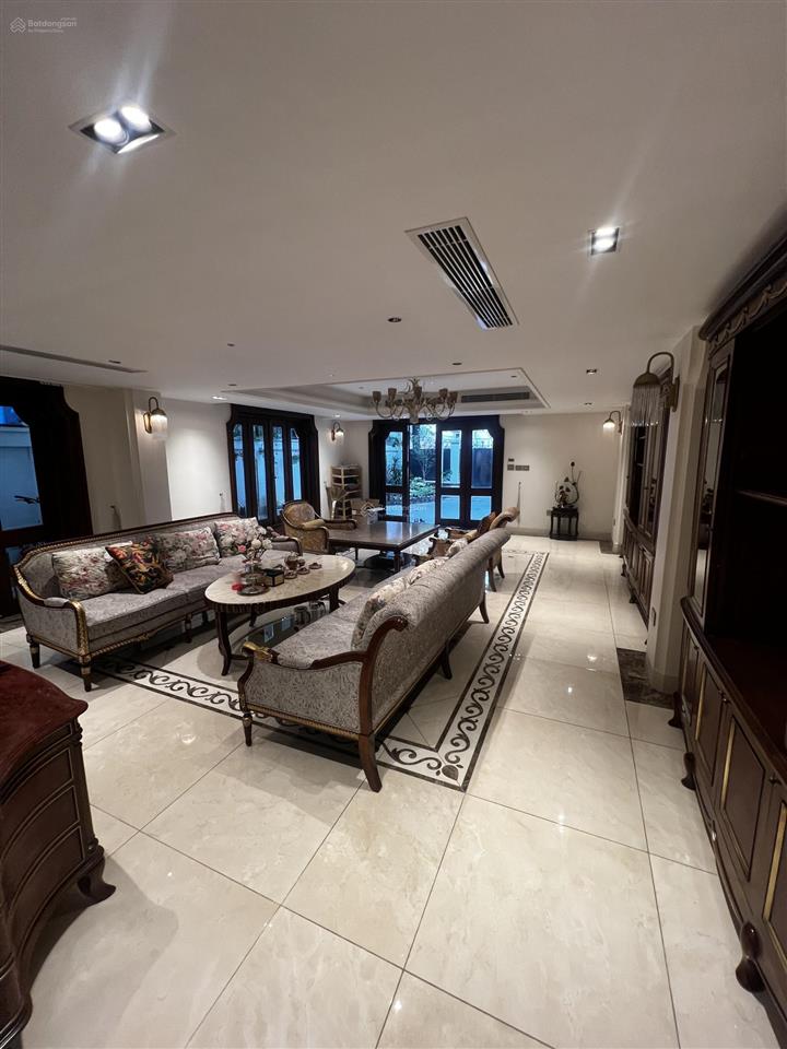 Cần bán nhà mặt phố thợ nhuộm, dt 490m2, mt 13,5m, tặng giấy phép xây dựng 10 tầng