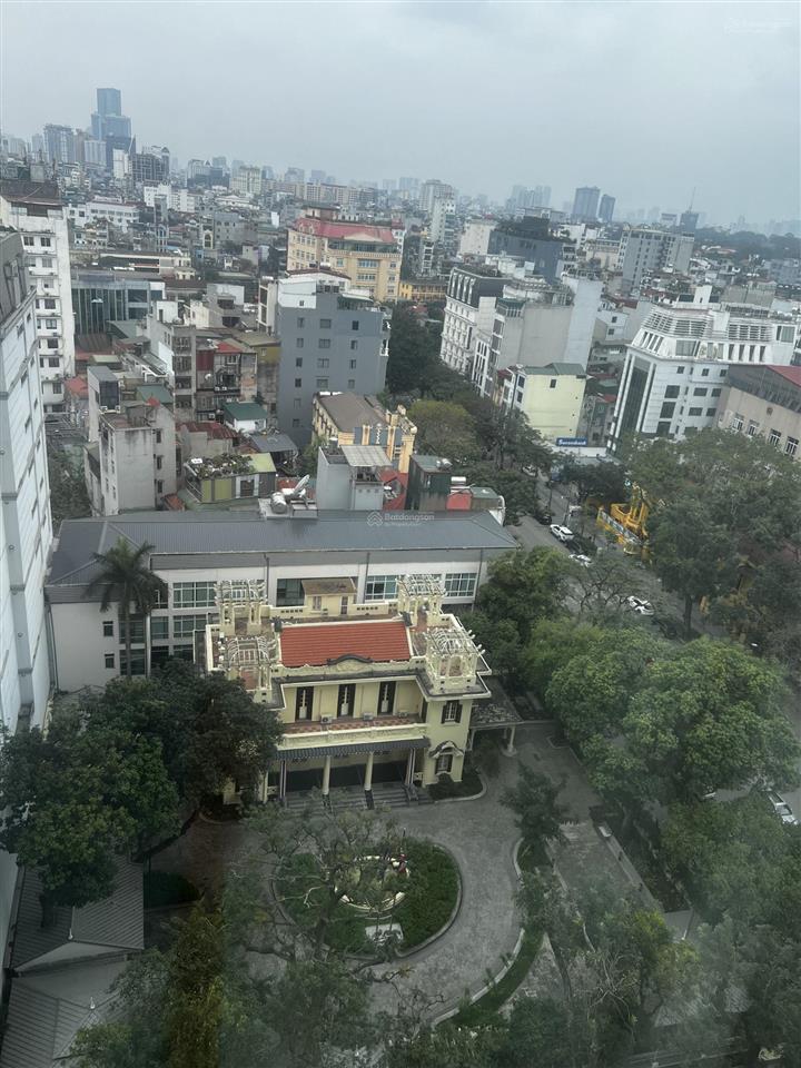 Cần bán nhà mặt phố nguyễn hữu huân, dt 228,6m2, mt 13m, lô góc 3 mặt thoáng,  0916 044 ***