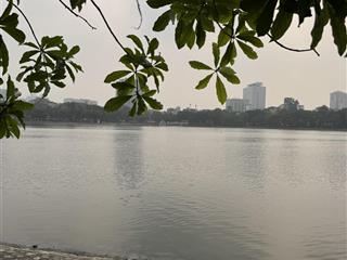 Cần bán nhà mặt phố hoàng cầu, mặt hồ, dt 238,3m2, mt 8,2m, xây 3 tầng