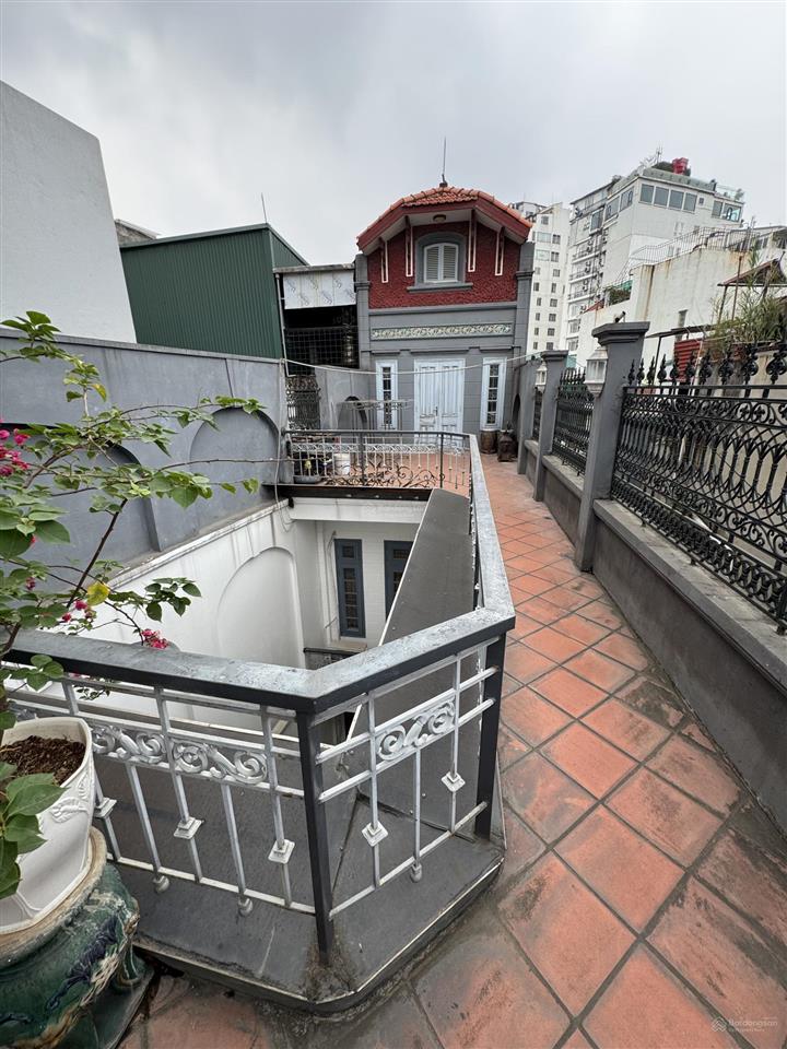 Bán nhà mặt phố hòe nhai ba đình 182m24t mt6,5m 2 thoáng 145 tỷ hoè nhai.