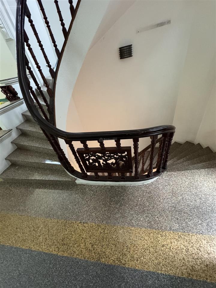 Bán nhà mặt phố bùi thị xuân, dt 402m², mt 18,2m, xây 3 tầng, giá 800tr/m2