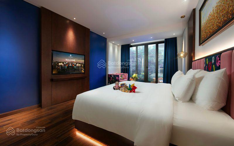 Cần bán khách sạn mặt phố hàng chiếu, dt 190m2, xây 10 tầng, gồm 40 phòng