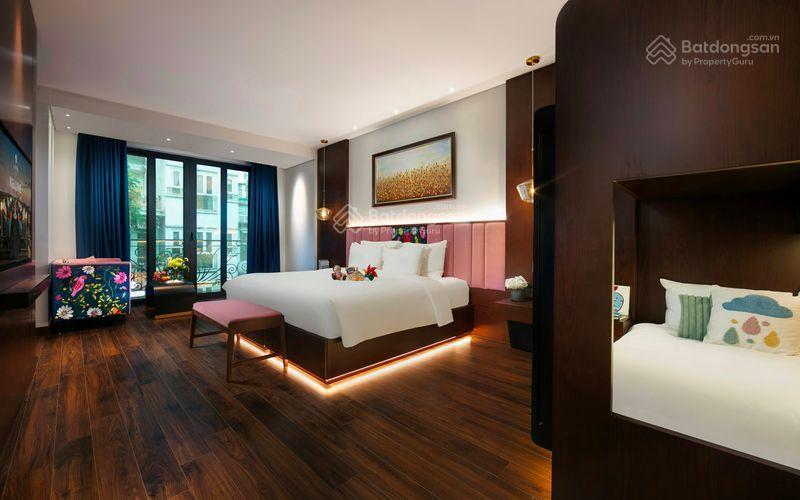 Cần bán khách sạn mặt phố hàng chiếu, dt 190m2, xây 10 tầng, gồm 40 phòng