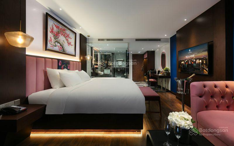 Cần bán khách sạn mặt phố hàng chiếu, dt 190m2, xây 10 tầng, gồm 40 phòng