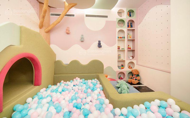 Cần bán khách sạn mặt phố hàng chiếu, dt 190m2, xây 10 tầng, gồm 40 phòng