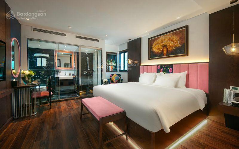 Cần bán khách sạn mặt phố hàng chiếu, dt 190m2, xây 10 tầng, gồm 40 phòng