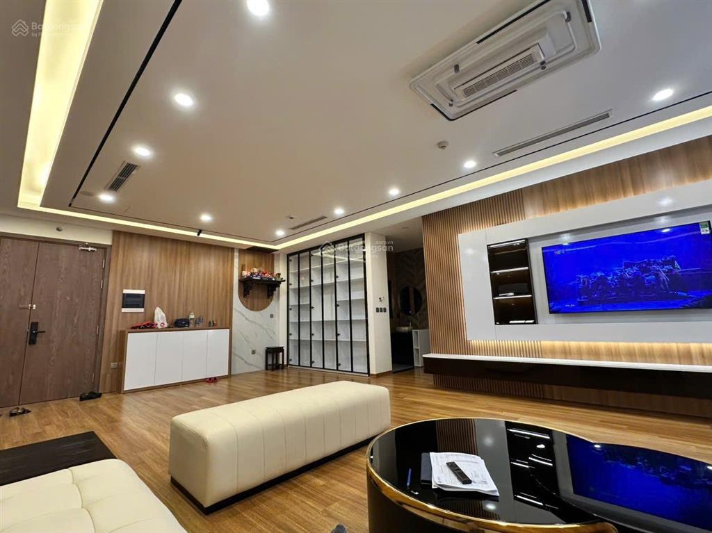 Tôi cần bán chcc brg 25 lê văn lương, dt 161,4m2, 4pn, 3wc, ban công đông nam, tây nam