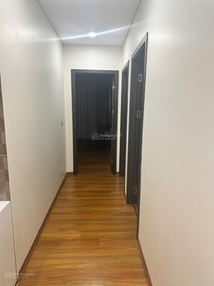 Tôi cần bán chcc brg 25 lê văn lương, dt 161,4m2, 4pn, 3wc, ban công đông nam, tây nam