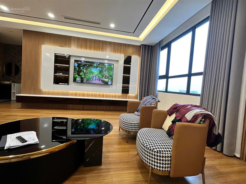 Tôi cần bán chcc brg 25 lê văn lương, dt 161,4m2, 4pn, 3wc, ban công đông nam, tây nam