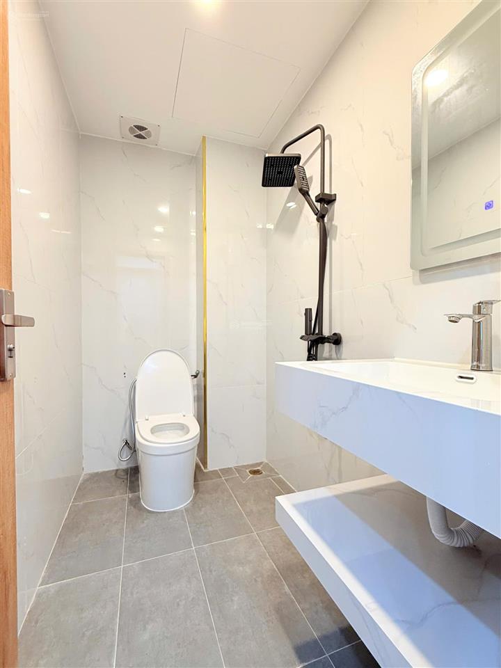 Cho thuê chcc 902 nhà h đền lừ 1, dt 67m2, thiết kế 2pn, 2wc, nhà mới tinh