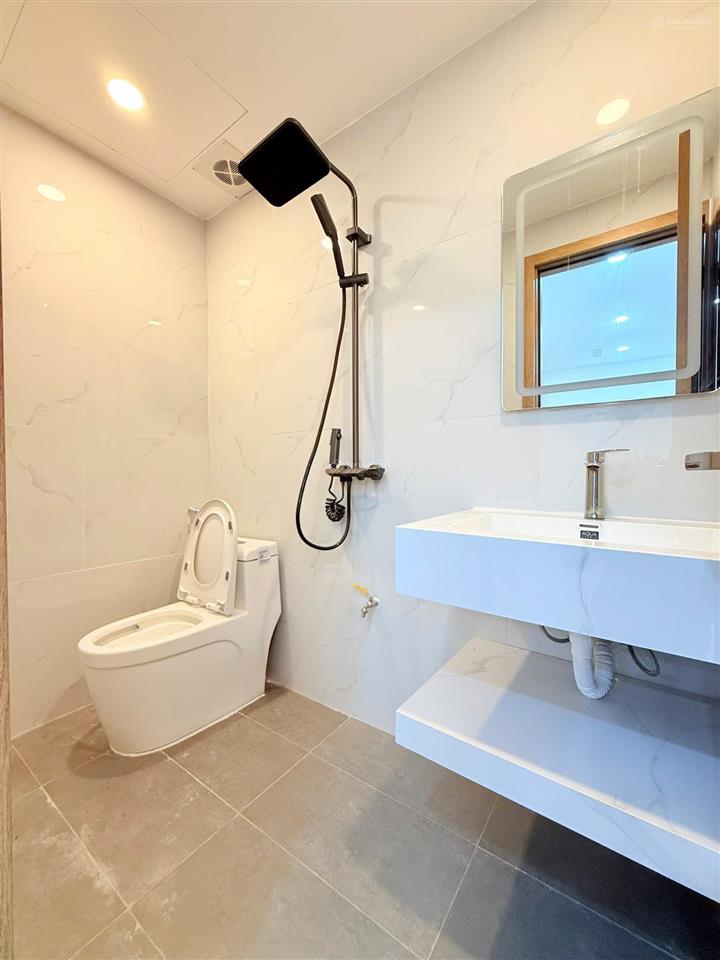 Cho thuê chcc 902 nhà h đền lừ 1, dt 67m2, thiết kế 2pn, 2wc, nhà mới tinh
