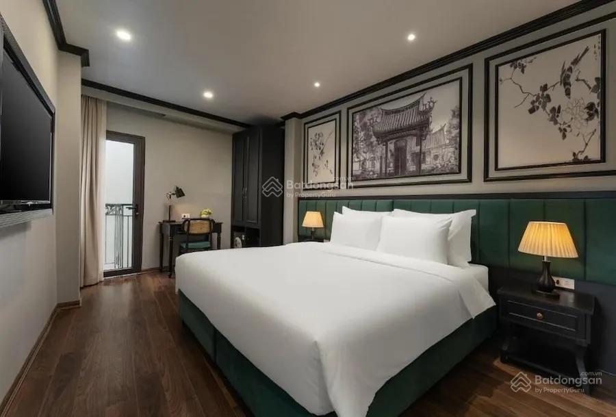 Cần bán khách sạn 3 sao mặt phố hàng vôi, dt 106m2, xây 7 tầng gồm 23 phòng