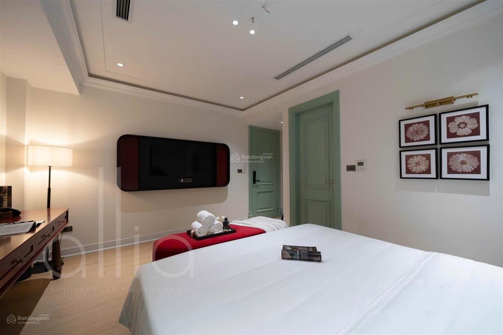 Cần bán tòa nhà khách sạn mặt phố thụy khuê, dt 154m2, mt hơn 6m, nở hậu, 30 phòng, view hồ tây