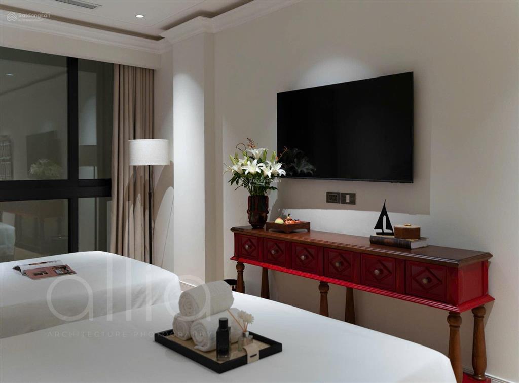 Cần bán tòa nhà khách sạn mặt phố thụy khuê, dt 154m2, mt hơn 6m, nở hậu, 30 phòng, view hồ tây