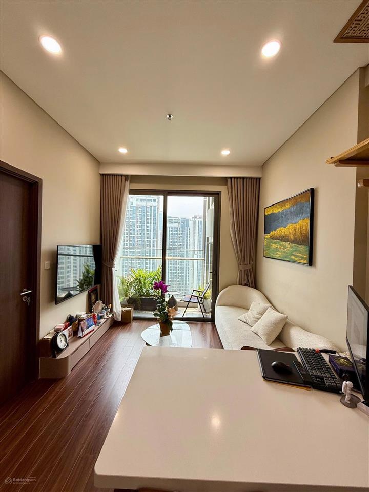 Bán căn hộ mình đang ở tại masteri waterfront, 2 ngủ 55m2, full đồ, view đẹp, chính chủ bán