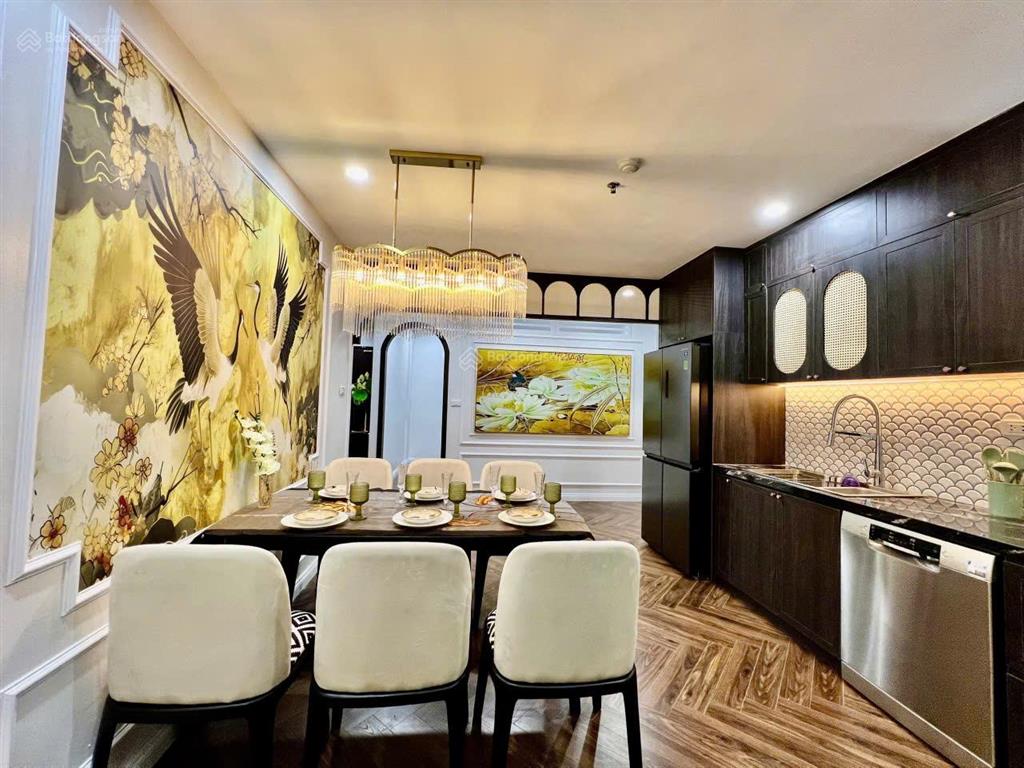 Chủ nhà cần bán căn hộ tòa 24t1  đường hoàng đạo thúy 160m2  3pn, 3wc nhà đẹp có slot ô tô