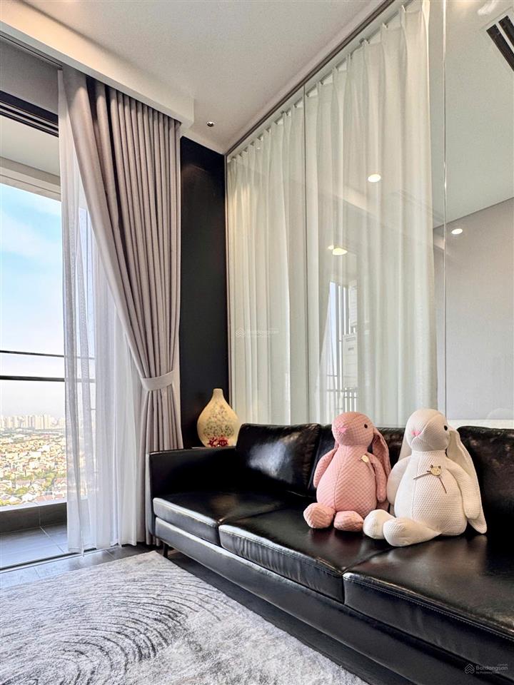 Chính chủ bán căn 3pn  80m2 cc masteri, view hồ, nhà đẹp full đồ, hướng mát, smart city.