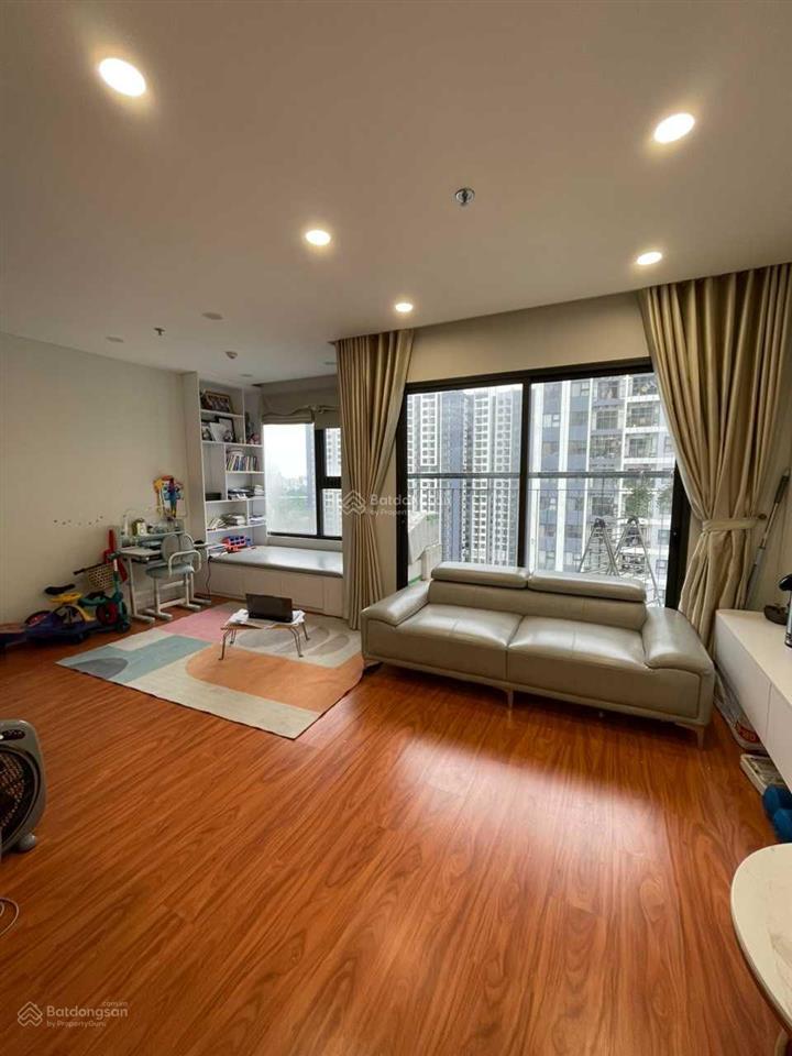 Mình chính chủ cần bán căn 2pn + 1, 63.1m2  4 tỷ 680 vinhomes smart city