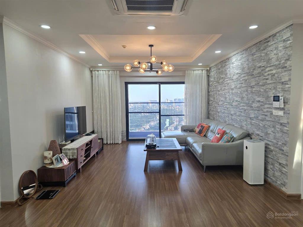 Chính chủ bán căn 3pn, dt 129,4m², tòa r1, goldmark city hồ tùng mậu, nhà mới, đẹp, giá tốt!