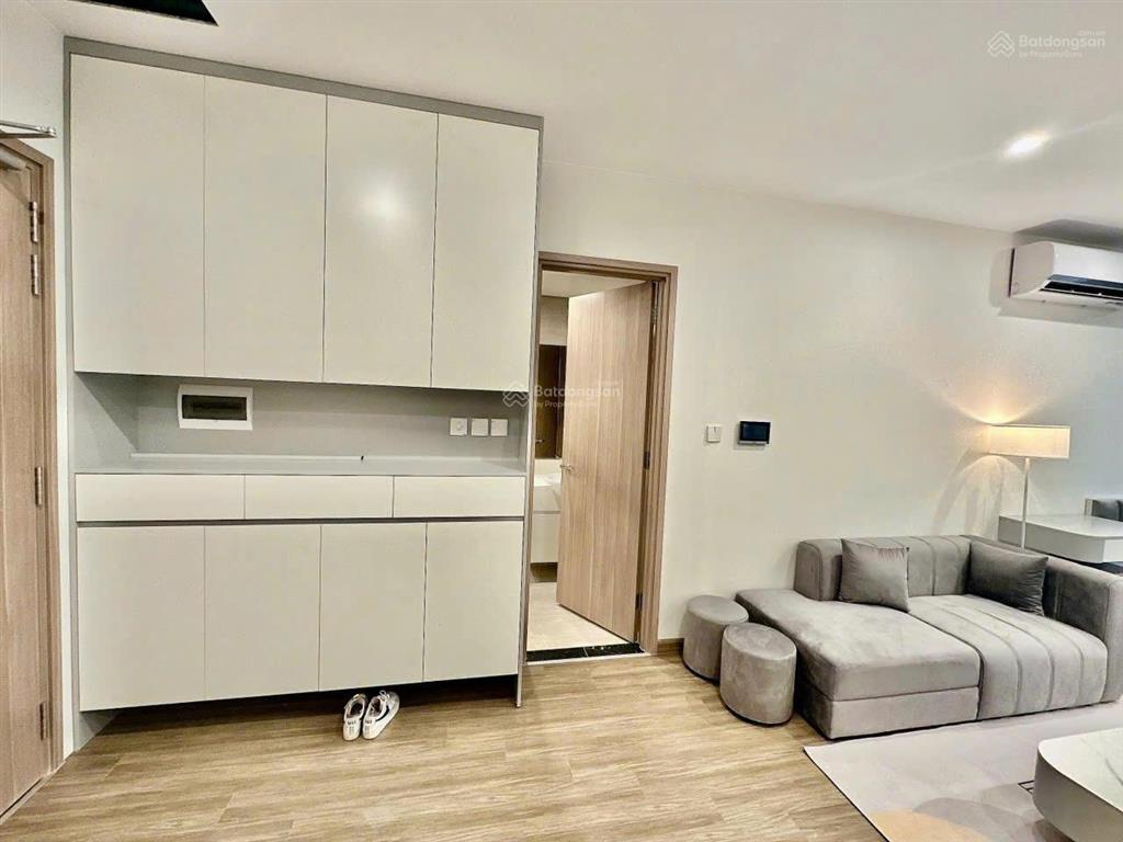 Chính chủ bán lỗ 1pn+1, 43m, 2 tỷ 550 cùng 01 căn stu 31.8m, 1.9 tỷ (full đồ mới 100%) vin smart