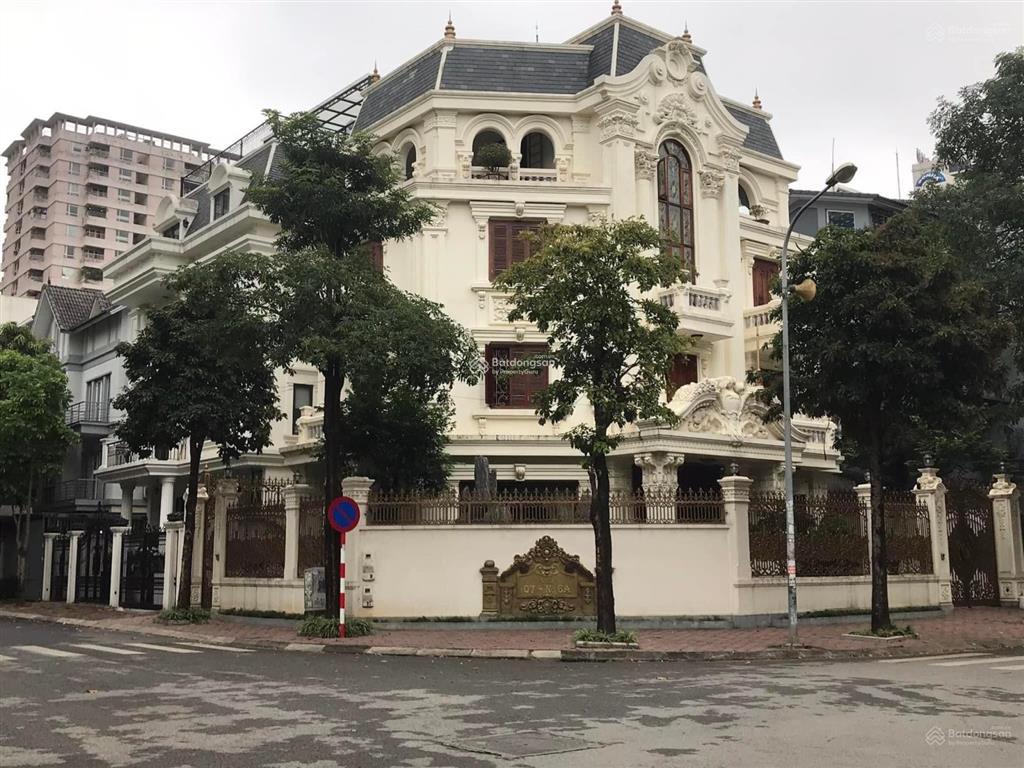 Biệt thự đơn lập kđt dịch vọng  trục chính 4 làn  view công viên  127 tỷ diện tích 240 m2