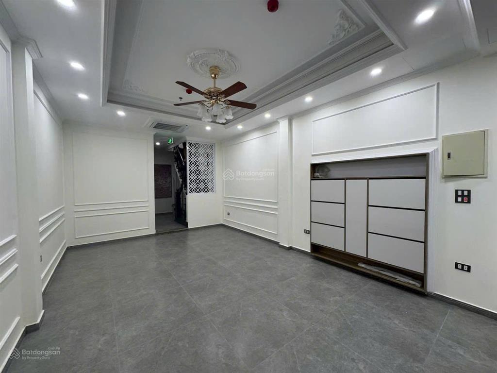 Bán gấp căn nhà phân lô vip phường vĩnh phúc. khu 72ha ba đình 45/52 m2 xây mới 9 tầng giá 32,9 tỷ