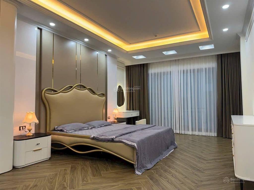 Bán gấp căn nhà phân lô vip phường vĩnh phúc. khu 72ha ba đình 45/52 m2 xây mới 9 tầng giá 32,9 tỷ