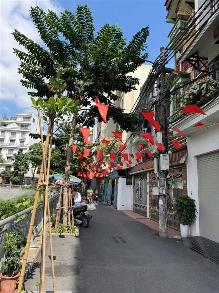 Bán nhà mặt hồ trung kính. ngõ 110 trần duy hưng, cầu giấy, diện tích 90 m2 x 5t giá bán 34.5 tỷ
