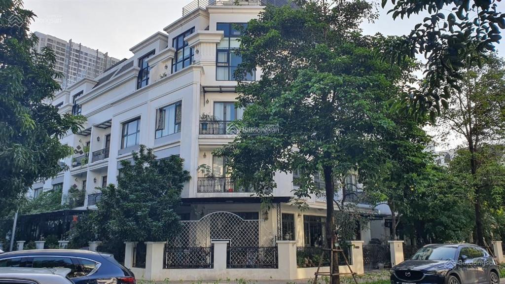 Bán căn biệt thự villa siêu đẹp khu thành phố giao lưu, với diện tích gần 250 m2, giá 450 tr/m2