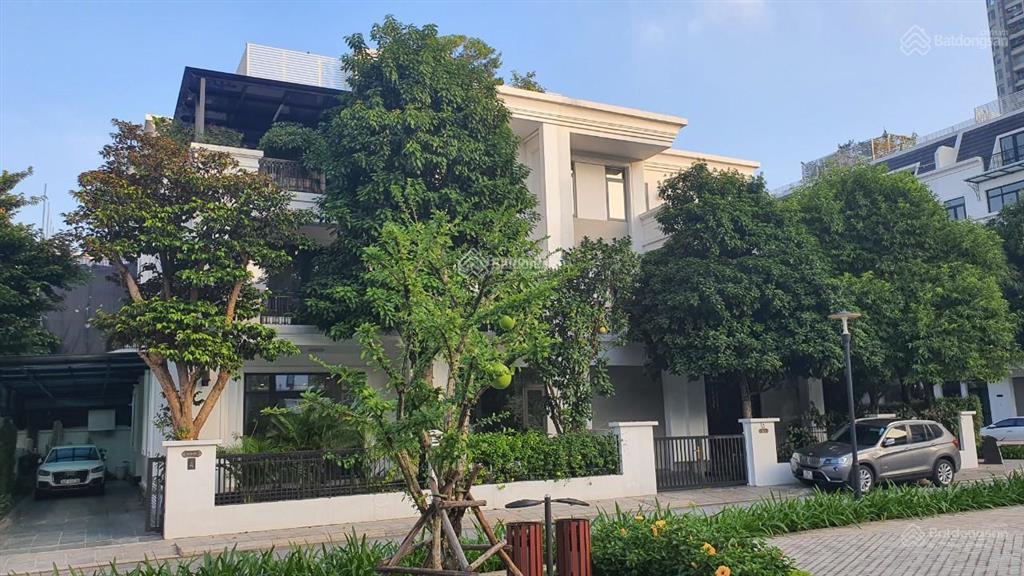 Bán căn biệt thự villa siêu đẹp khu thành phố giao lưu, với diện tích gần 250 m2, giá 450 tr/m2