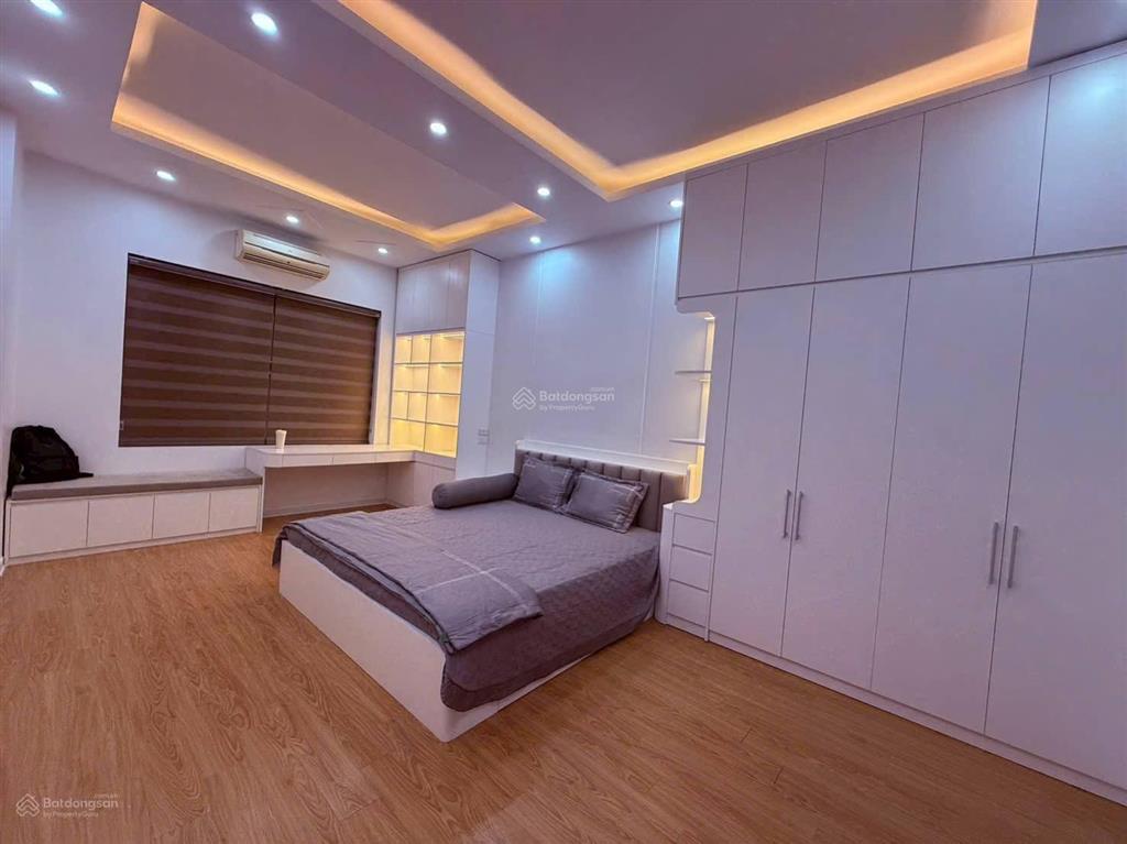 Bán nhà số 20 ngõ đường quan hoa. cầu giấy.. diện tích 37 m2 x 5 tầng giá bán gấp còn 13,55 tỷ