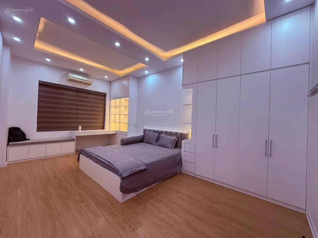 Bán nhà số 20 ngõ đường quan hoa. cầu giấy.. diện tích 37 m2 x 5 tầng giá bán gấp còn 13,55 tỷ