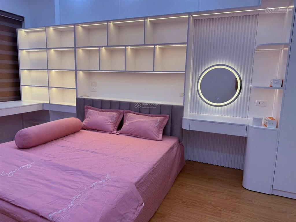 Bán nhà số 20 ngõ đường quan hoa. cầu giấy.. diện tích 37 m2 x 5 tầng giá bán gấp còn 13,55 tỷ