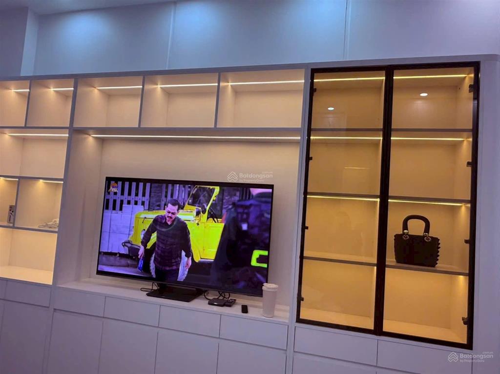 Bán nhà số 20 ngõ đường quan hoa. cầu giấy.. diện tích 37 m2 x 5 tầng giá bán gấp còn 13,55 tỷ