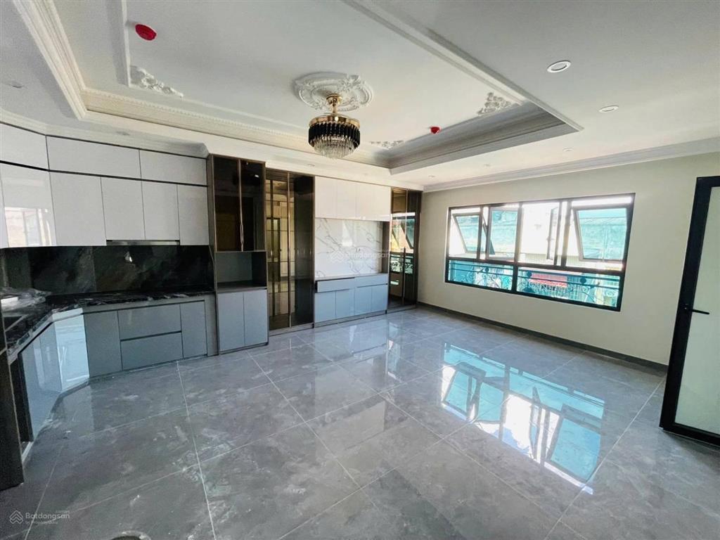 Bán gấp tòa nhà vp lô góc 10 tầng hoàng quốc việt nghĩa tân, cầu giấy. diện tích 135m2 giá 55 tỷ