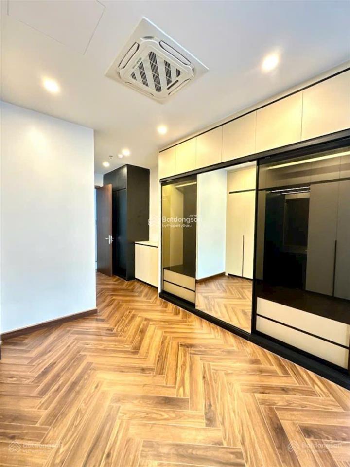Hàng hiếm tại phố trung kính, giá bán 33,5 tỷ, diện tích 70 m2, 5pn, 7 tầng mới, pháp lý đầy đủ