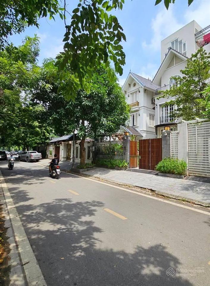 Bán gấp tòa nhà thang máy  khu phố hàn quốc đình thôn, mỹ đình  nam từ liêm dt 80 m2 giá 33 tỷ