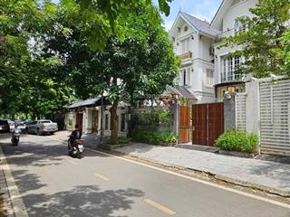 Bán gấp tòa nhà thang máy  khu phố hàn quốc đình thôn, mỹ đình  nam từ liêm dt 80 m2 giá 33 tỷ