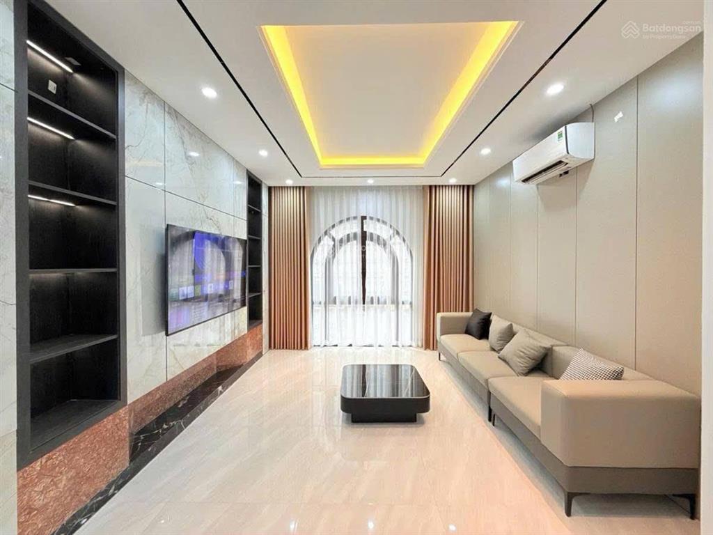 Chính chủ cần bán gấp nhà 8 tầng thang máy ô tô 7 chỗ vào nhà trung kính, cầu giấy dt 65m giá 29,5t