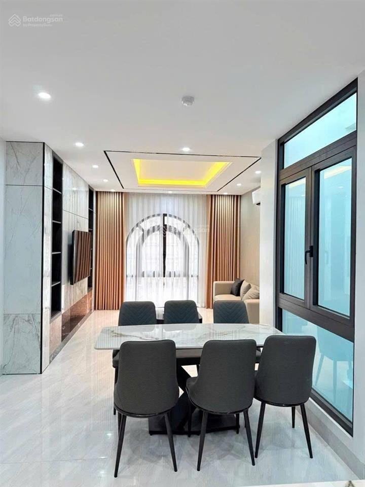 Gia đình cần tiền giải quyết công việc bán gấp nhà đẹp trung tâm cầu giấy dt 70 m2 giá 33,8 tỷ