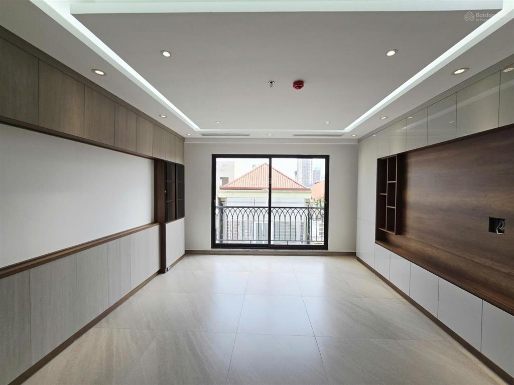Bán gấp nhà vị trí đẹp khu pl hoàng quốc việt, phùng chí kiên, cầu giấy. dt 60m2 giá 28,x tỷ