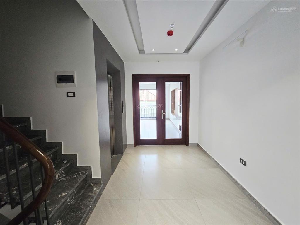 Bán gấp nhà vị trí đẹp khu pl hoàng quốc việt, phùng chí kiên, cầu giấy. dt 60m2 giá 28,x tỷ