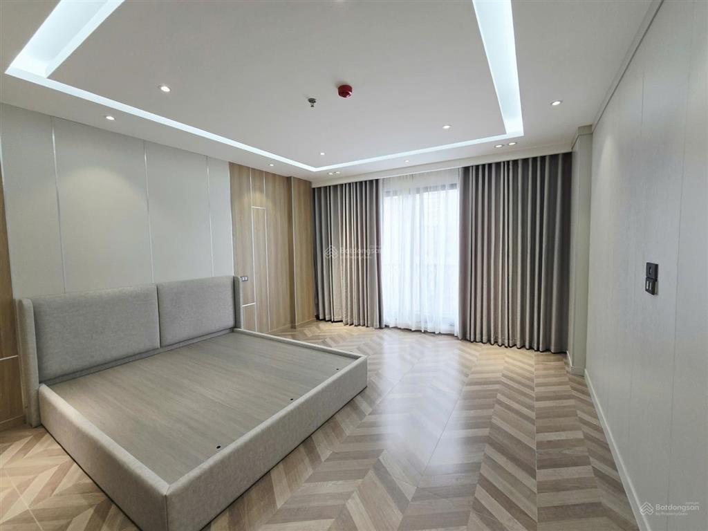 Bán gấp nhà vị trí đẹp khu pl hoàng quốc việt, phùng chí kiên, cầu giấy. dt 60m2 giá 28,x tỷ