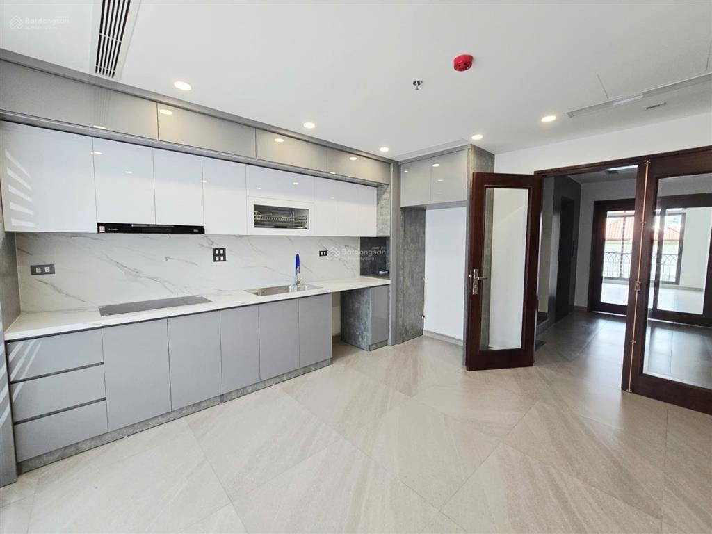Bán gấp nhà vị trí đẹp khu pl hoàng quốc việt, phùng chí kiên, cầu giấy. dt 60m2 giá 28,x tỷ