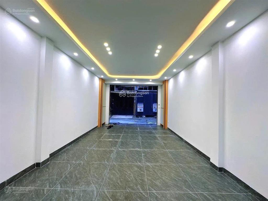 Chính chủ bán gấp tòa văn phòng 9 tầng giá chỉ hơn 4x tỷ. diện tích 60m2 xây 9 tầng thang máy