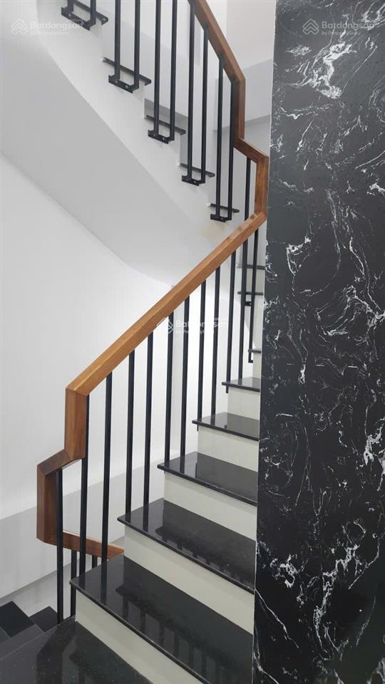 Chính chủ bán gấp tòa văn phòng 9 tầng giá chỉ hơn 4x tỷ. diện tích 60m2 xây 9 tầng thang máy